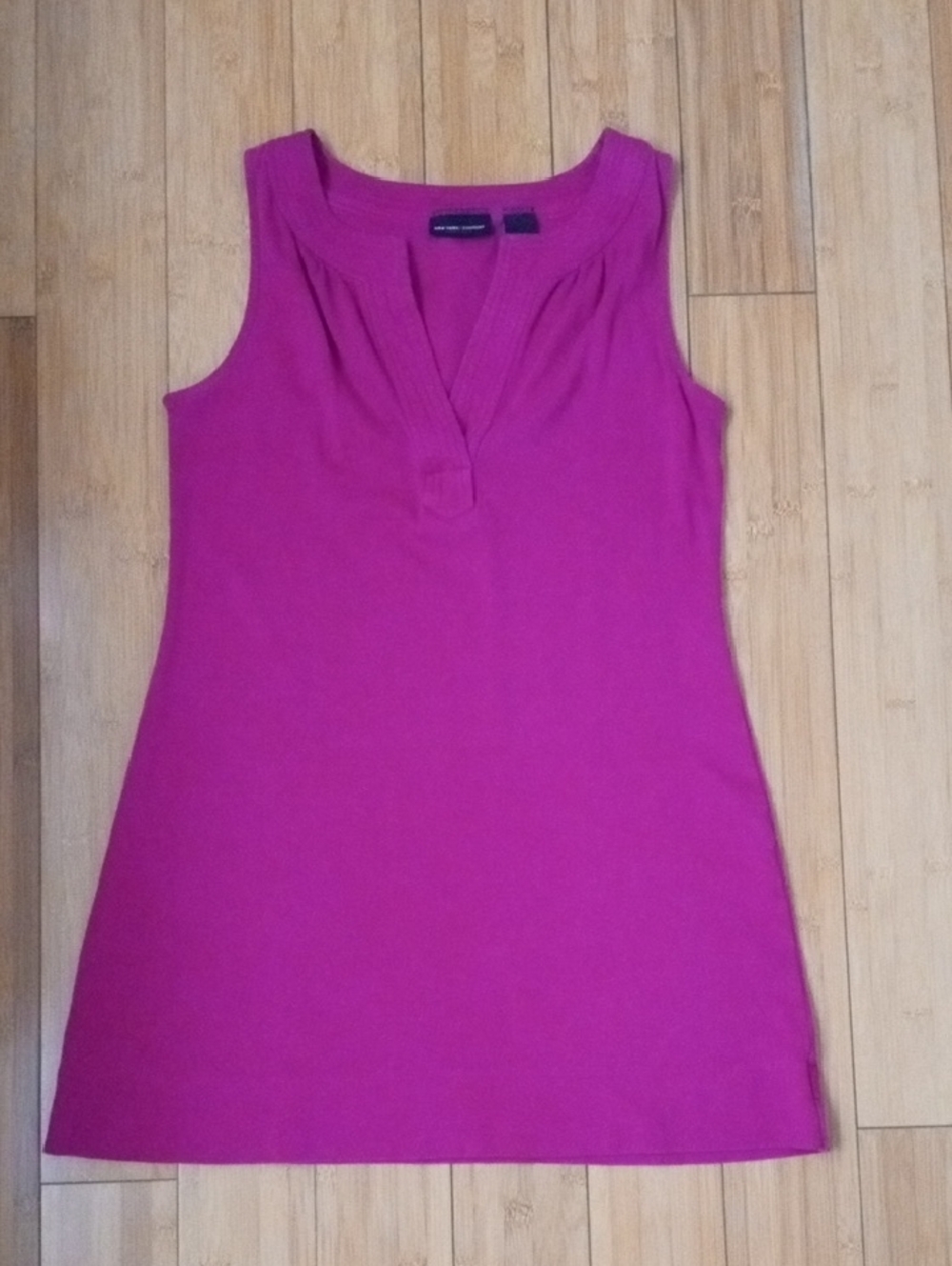 New York & Company Fuchsia Sleeveless Mini Dress. Size Small